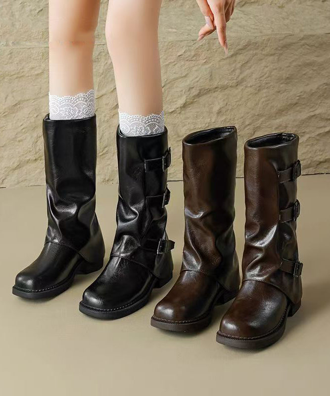 Stilvolle schwarze Chunky-Stiefel aus Kunstleder mit Zierelementen