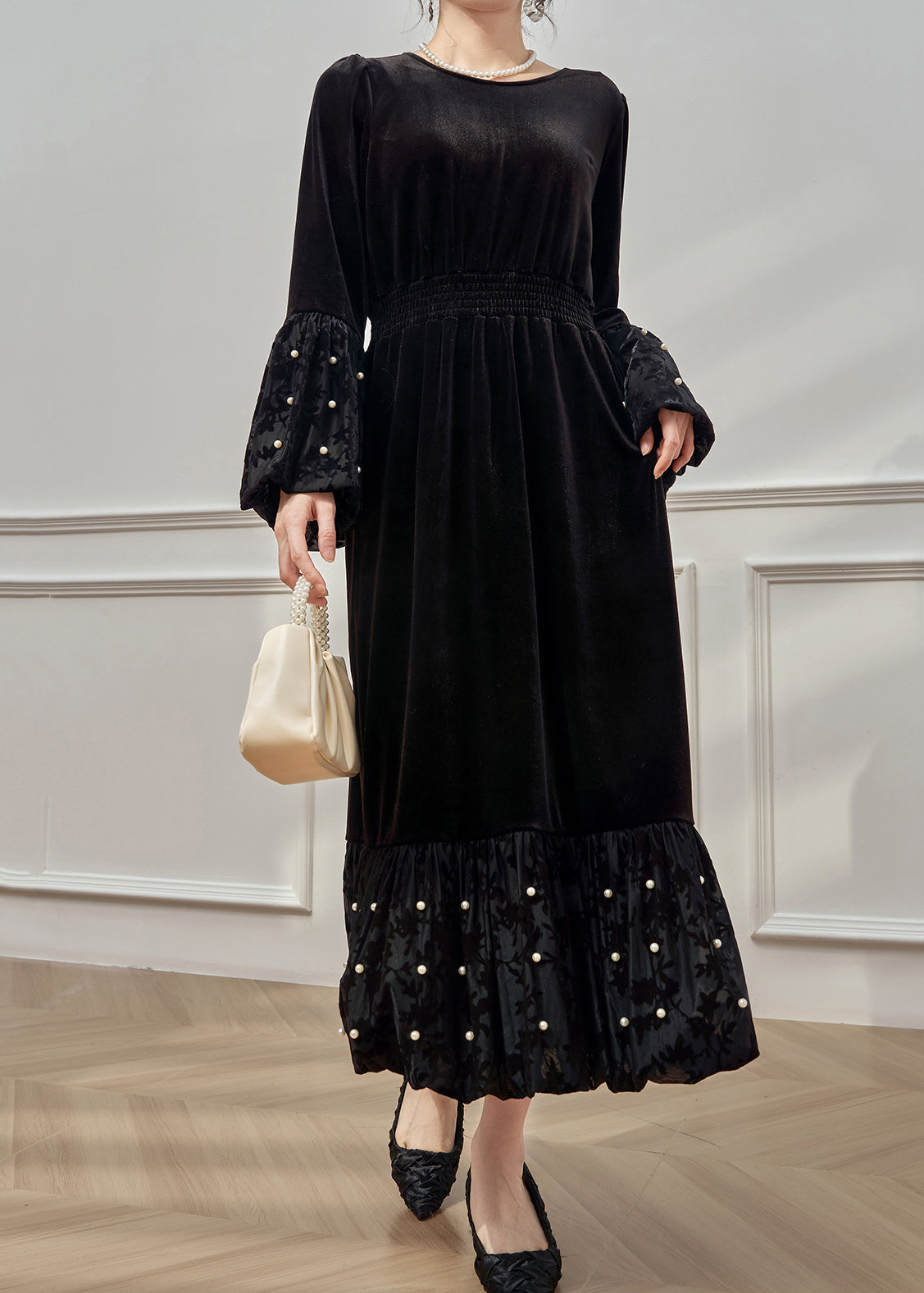 Stylish Black O Neck Pearl Elastic Waist Velvet Long Dresses Winter