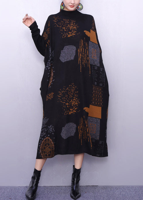 Stilvolles schwarzes Oversize-Strickkleid mit Print für den Winter