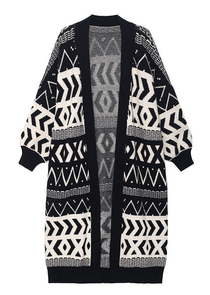 Stilvoller schwarzer Jacquard-Strickpullover mit Taschen und Knöpfen für den Herbst