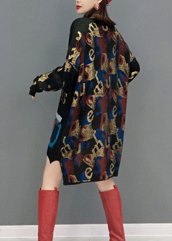 Stilvolle schwarze Strickkleider mit niedrigem und hohem Design, seitlich offen, V-Ausschnitt, Print, Frühling