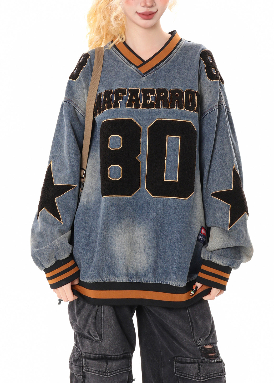 Stilvolles blaues Oversize-Denim-Sweatshirt mit Buchstabenapplikation – Frühlings-Top