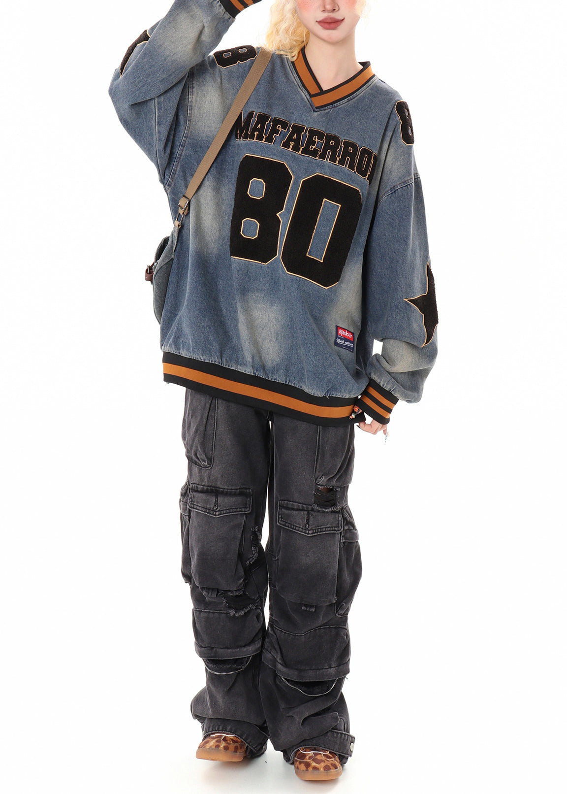 Stilvolles blaues Oversize-Denim-Sweatshirt mit Buchstabenapplikation – Frühlings-Top