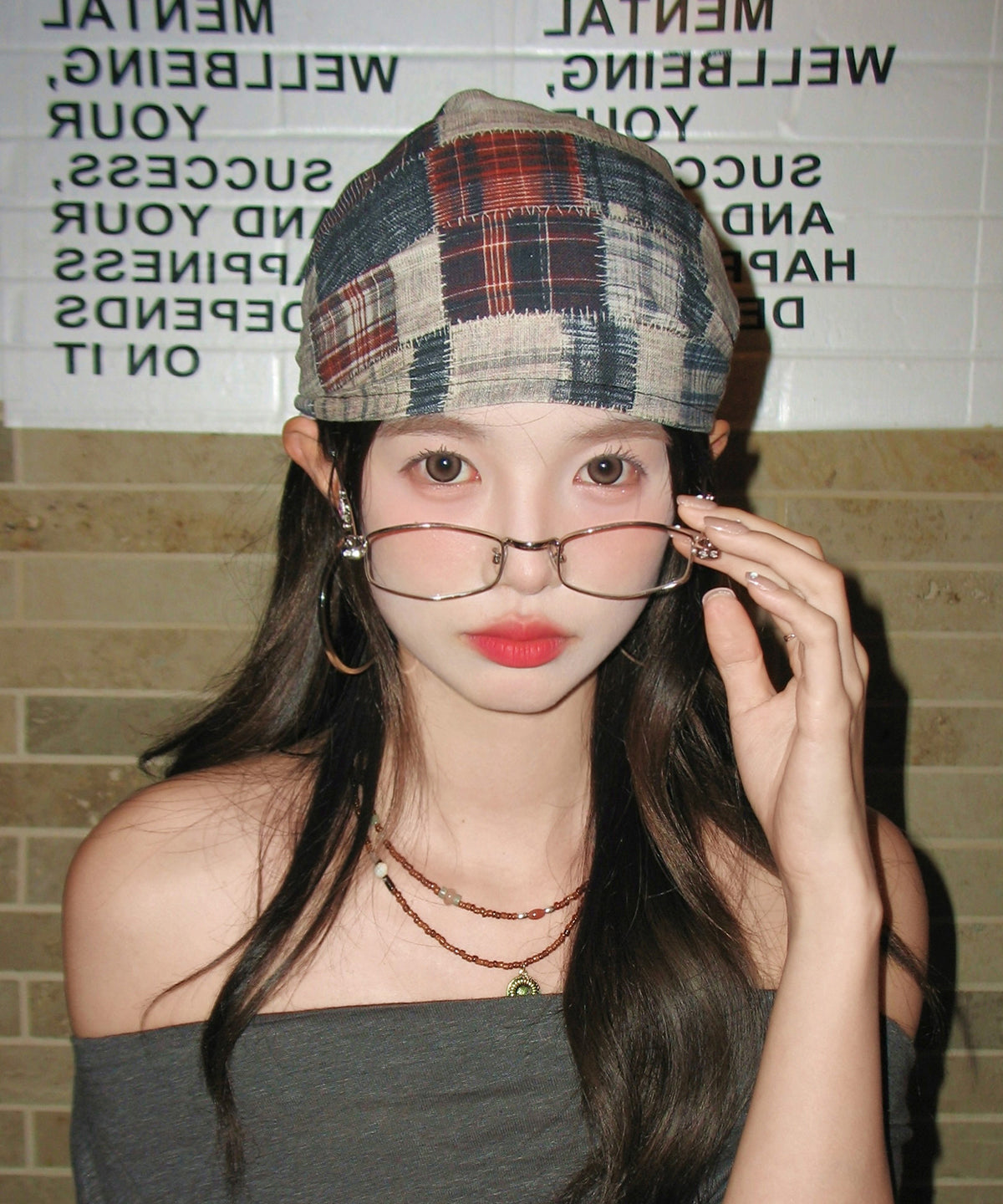 Elegante gorro Bonnie de algodón con cordón y bloques de colores