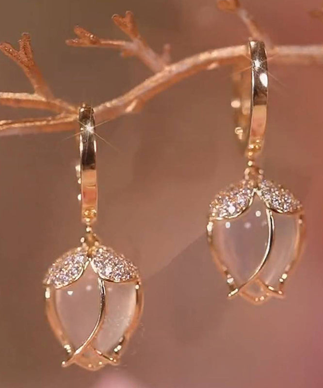 Elegantes pendientes colgantes de circonita con piedra de ojo de gato y cobre dorado