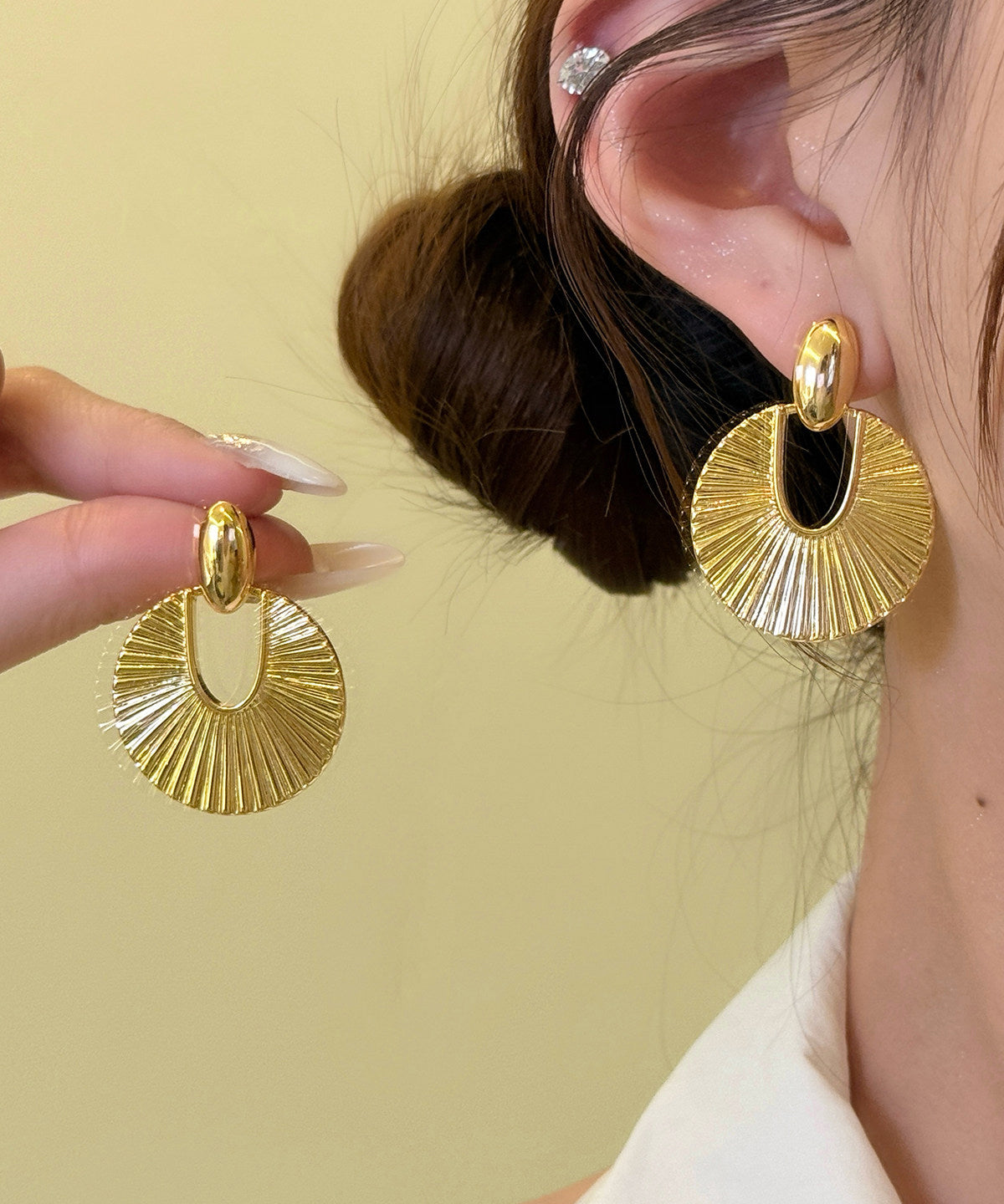Stylish Gold Copper Overgild Fan-Shaped Hoop Earrings