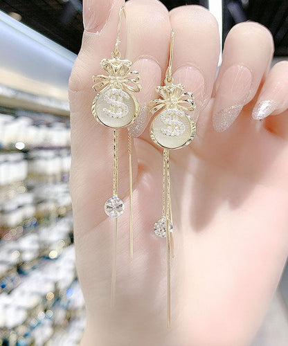 Elegantes pendientes colgantes con borlas y circonitas doradas