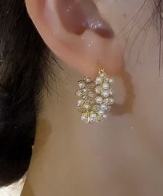 Elegantes pendientes de aro con perla y circonitas doradas en plata de ley