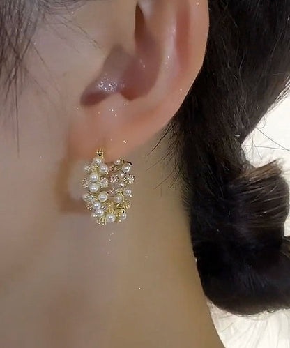 Elegantes pendientes de aro con perla y circonitas doradas en plata de ley