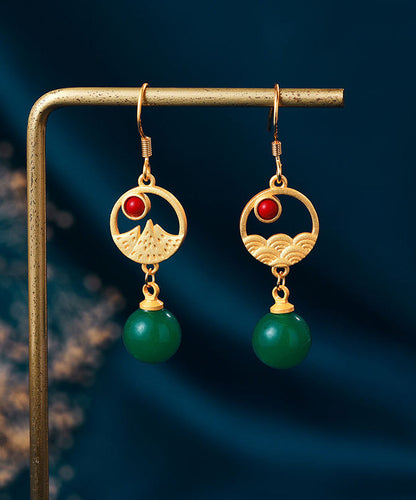 Stilvolle Creolen mit eingelegter grüner Achatperle und Asymmetrie