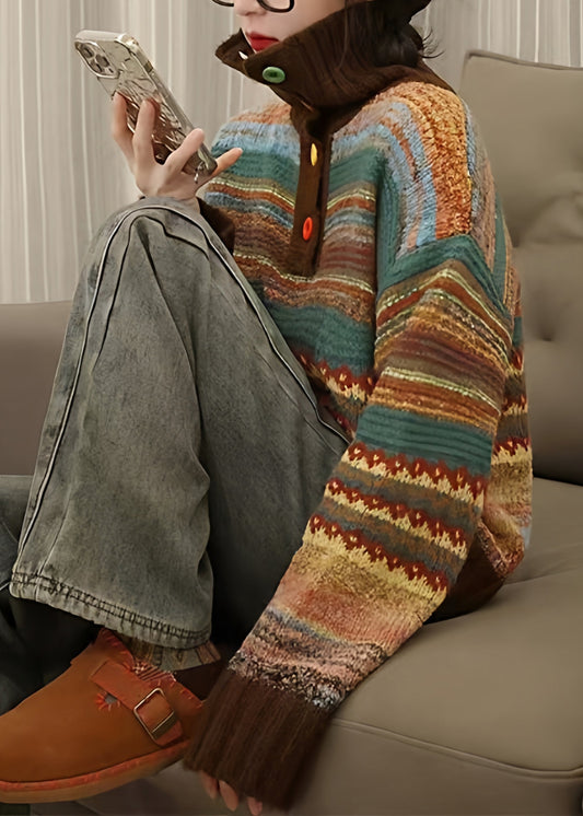 Suéter corto de punto a rayas con cuello alto y estilo de invierno