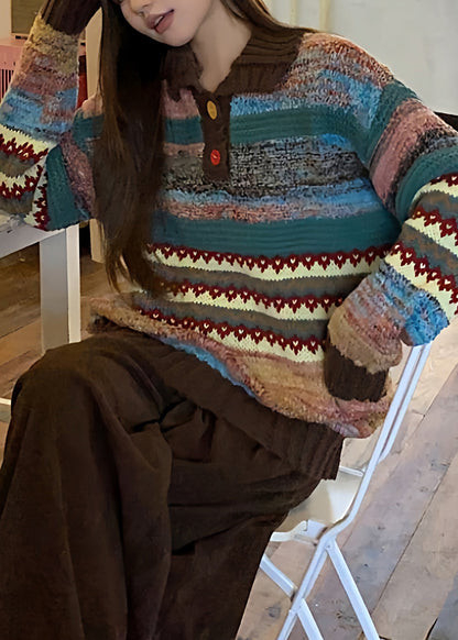 Suéter corto de punto a rayas con cuello alto y estilo de invierno