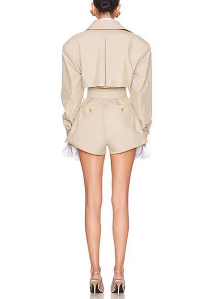 Stilvolle khakifarbene Baumwoll-Jumpsuits mit Peter-Pan-Kragen und Gürtel für den Frühling