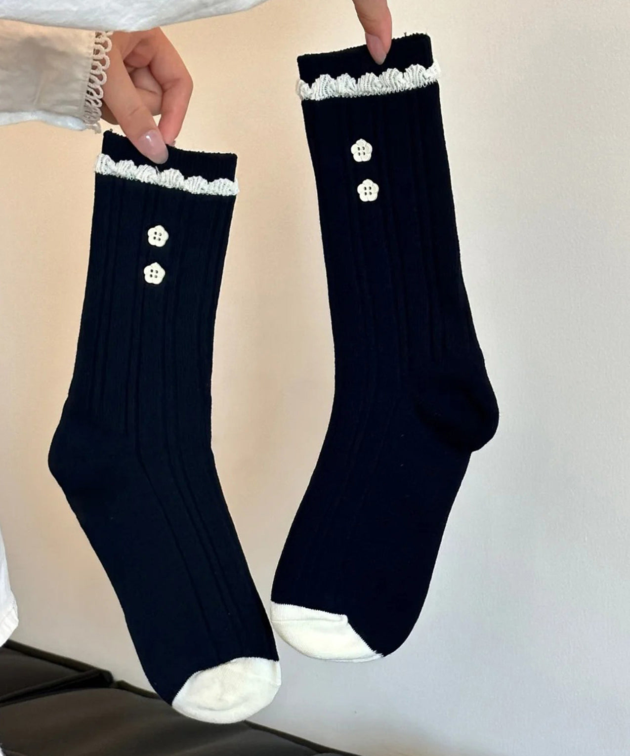 Stylish Lace Paired With Button Mid Calf Socks
