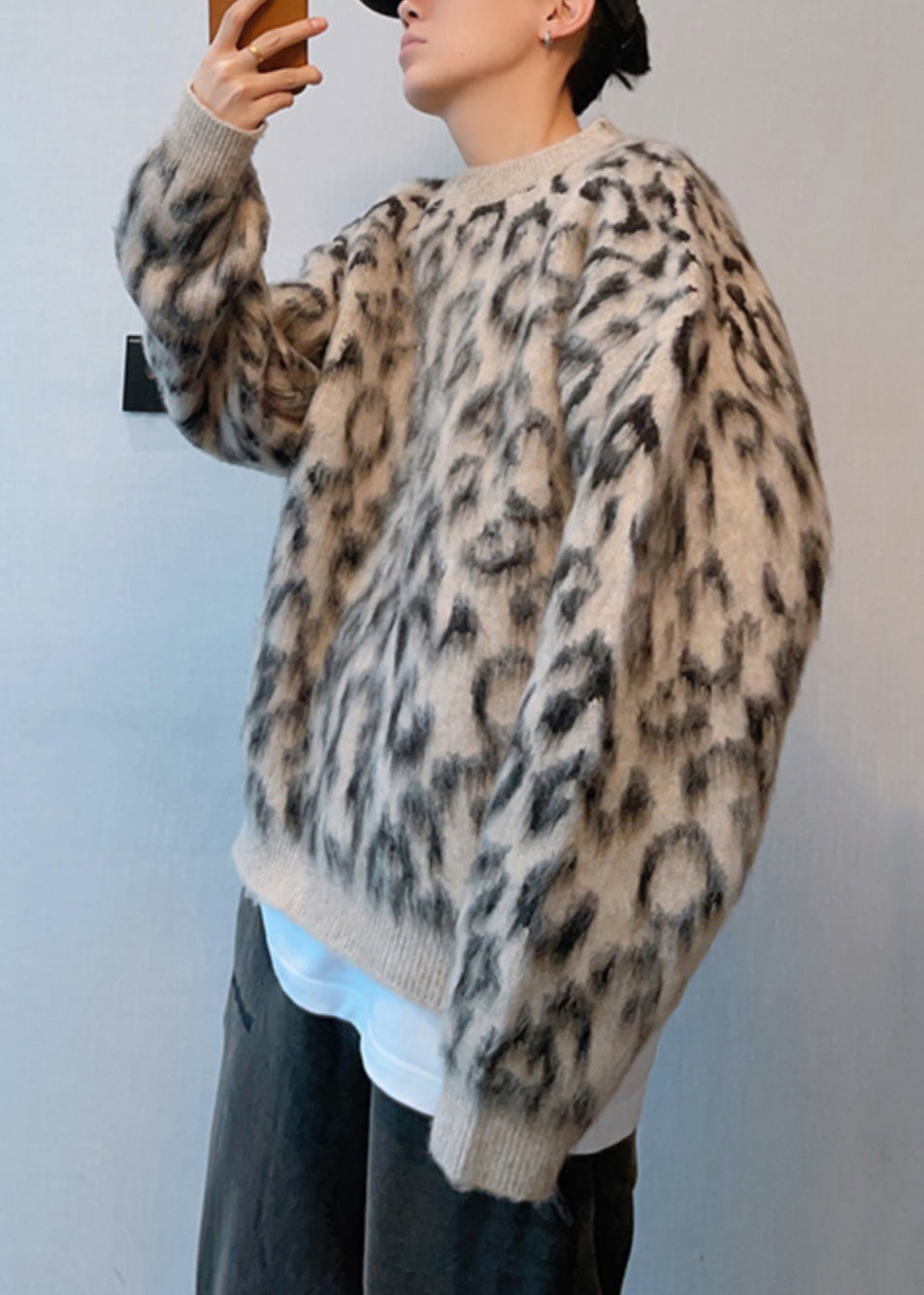 Stylish Leopard O-Neck Oversized Knit Sweaters Men Winter
