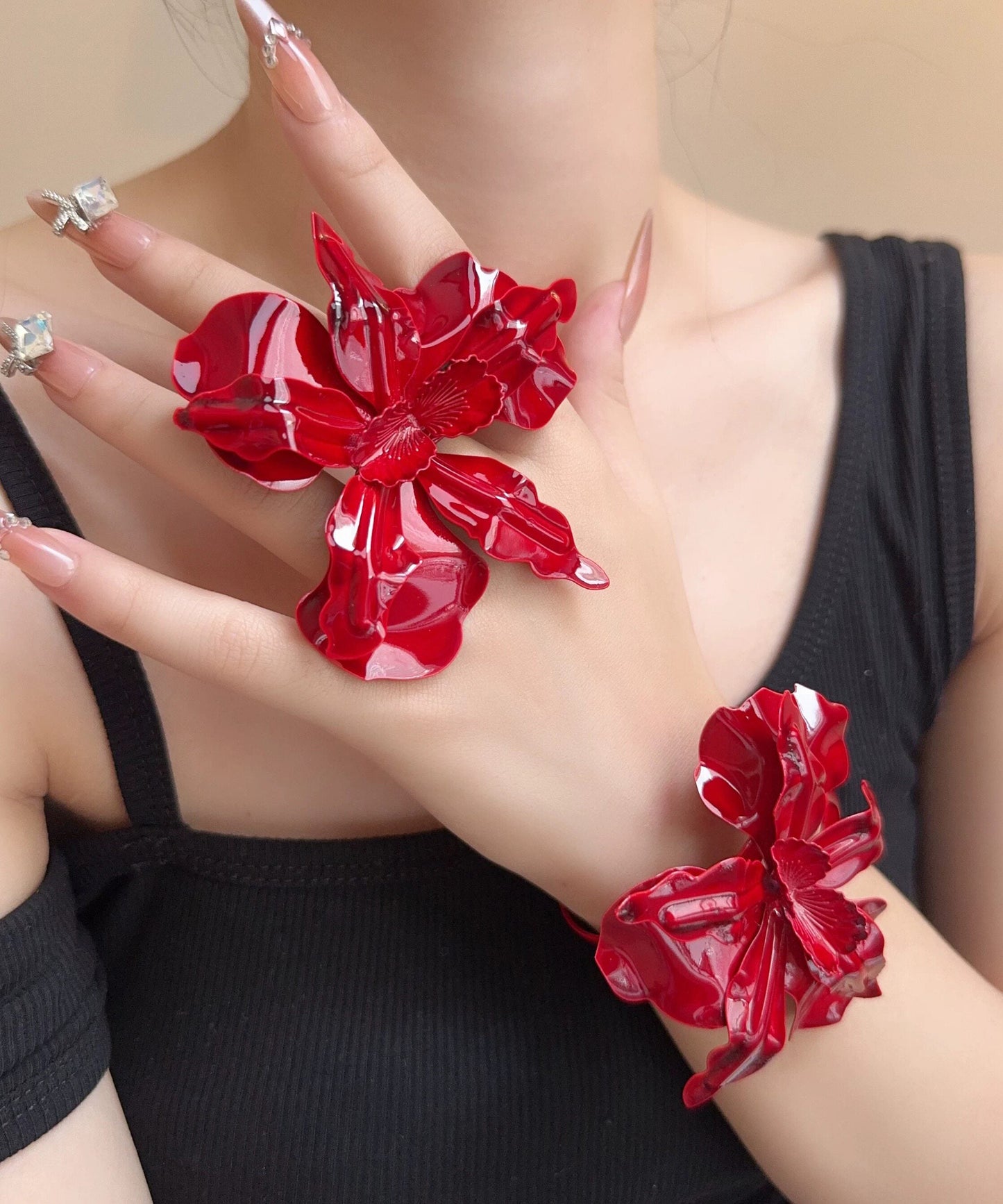Stylish Mulberry Metal Floral Ring And Cuff Two-Piece Set