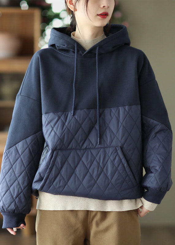 Stilvolles, marineblaues Sweatshirt mit Kapuze und Patchwork-Muster, mit feiner Baumwolle gefüllt, für den Winter