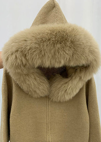 Stilvoller rosa Strickmantel mit Fuchskragen, Reißverschluss und Patchwork-Design für den Winter