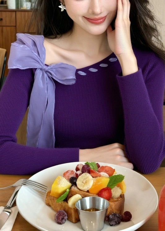 Suéter de punto liso con lazo morado elegante para invierno