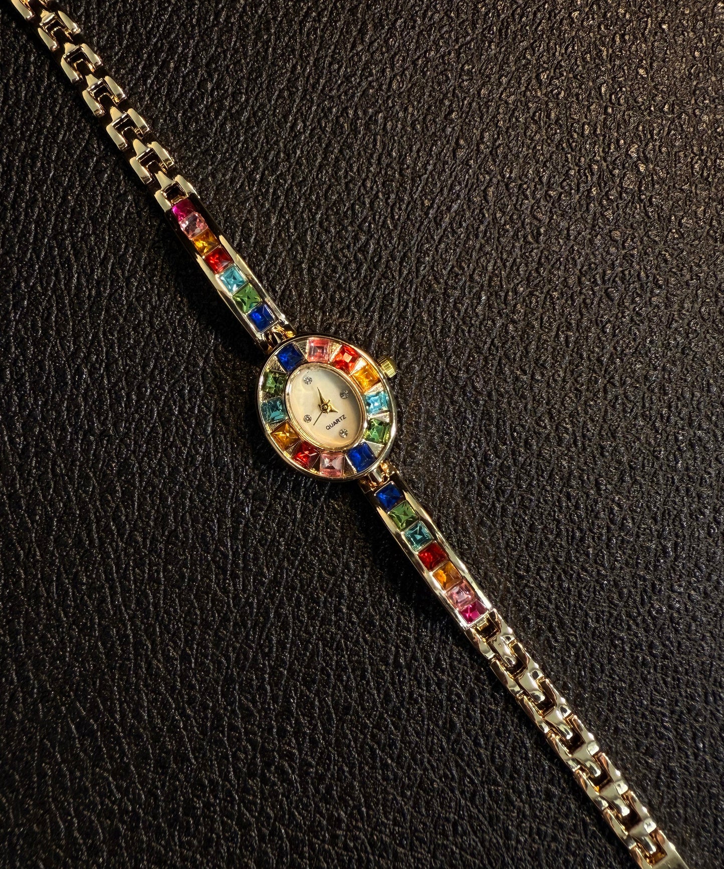 Elegantes relojes de aleación de arcoíris con cristales cromáticos