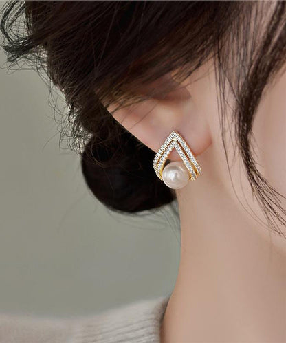 Elegante Ohrstecker aus rotem Kupfer mit Zirkonia-Perlen und Goldauflage