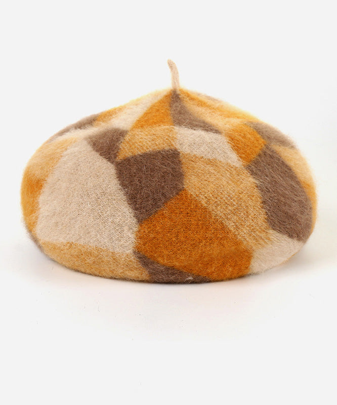 Stilvolle rote, kuschelige, warme Wollmütze