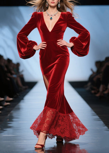 Elegantes vestidos de cena de primavera en terciopelo de seda con patchwork y escote en V profundo en rojo