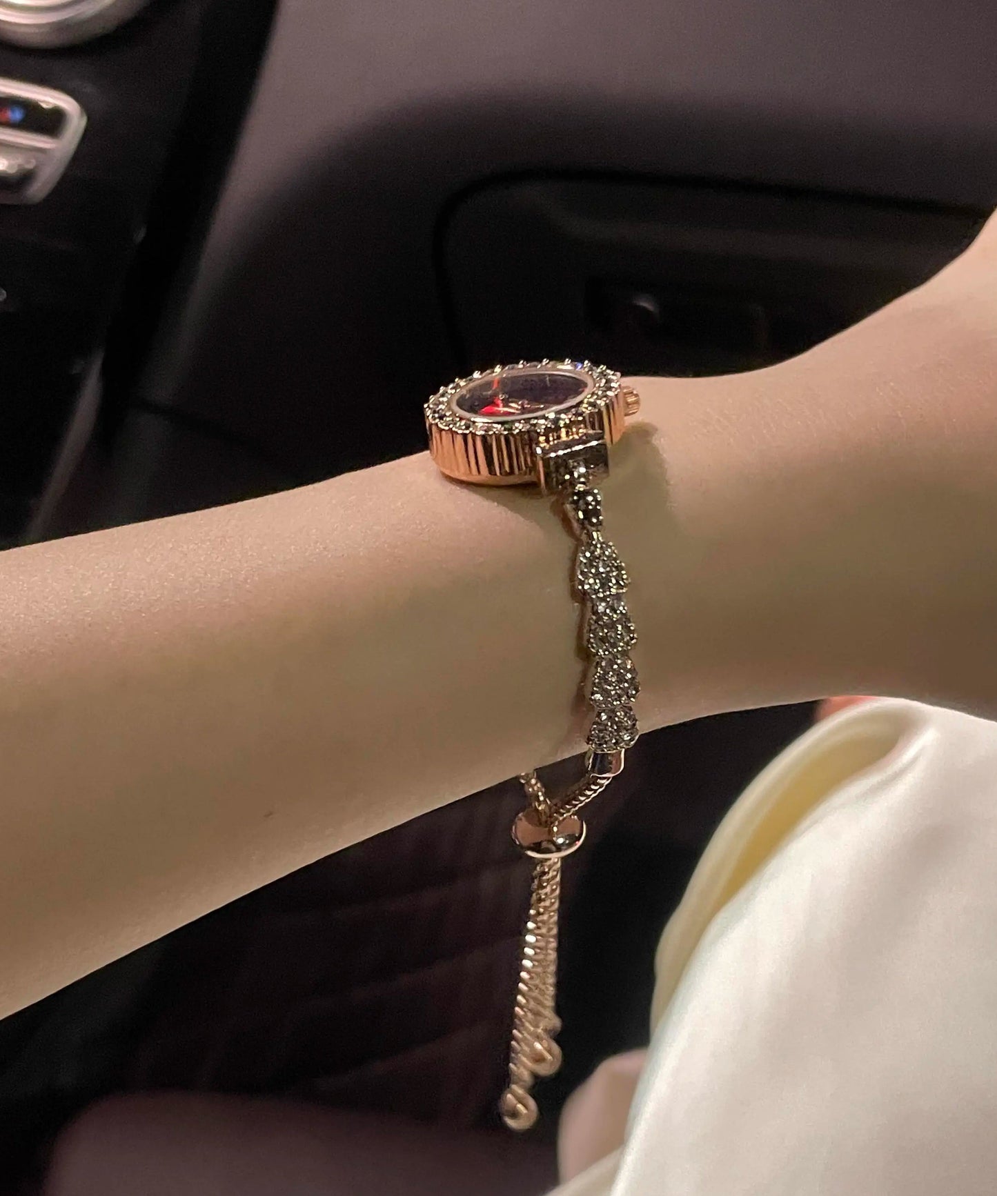 Stilvolle rote Metall-Zirkon-Teleskoparmbanduhren