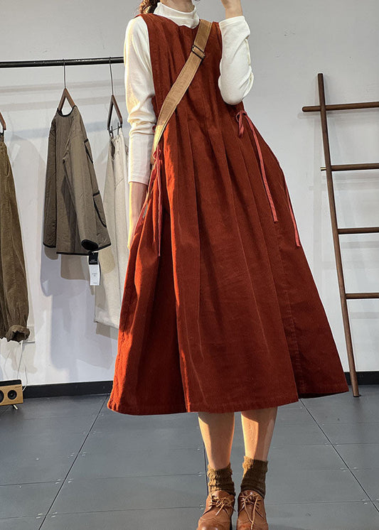 Stilvolle rote O-Ausschnitt Extra große Saum Cord Plissee Kleider ärmellos