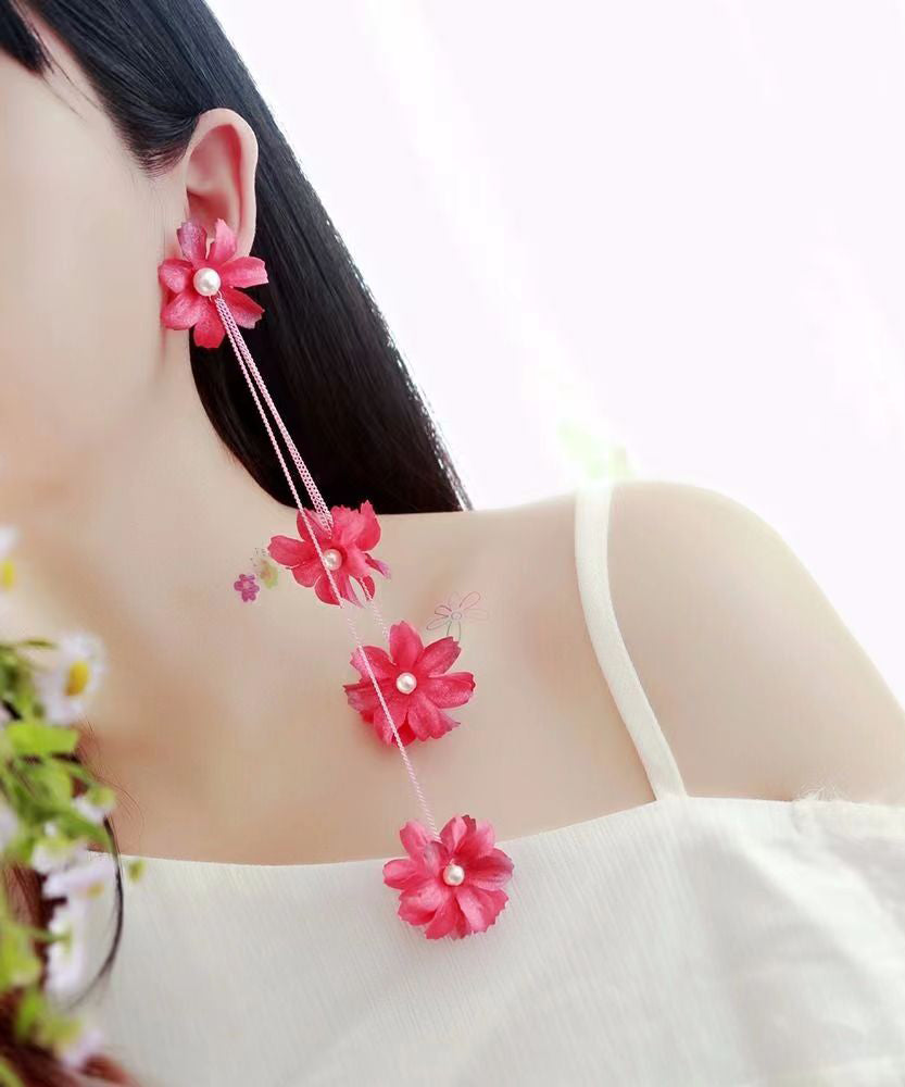 Elegantes pendientes colgantes de margaritas pequeñas de plata de ley roja