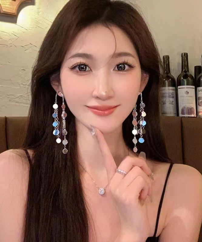 Pendientes elegantes con borlas de lentejuelas de aleación de cobre y seda