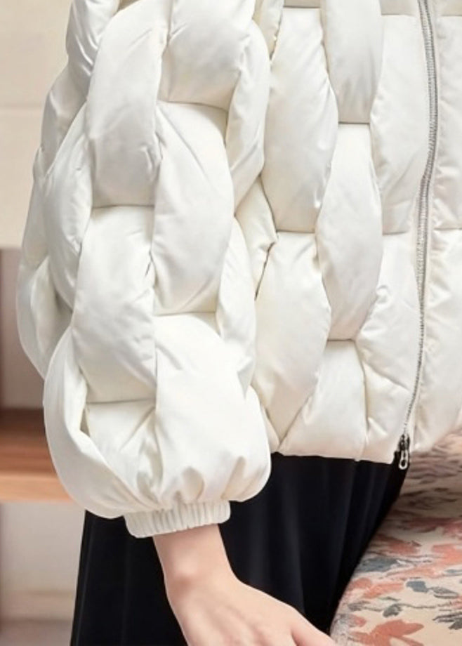 Stilvoller weißer Parka mit Stehkragen, Reißverschluss und feiner Baumwollfüllung für den Winter