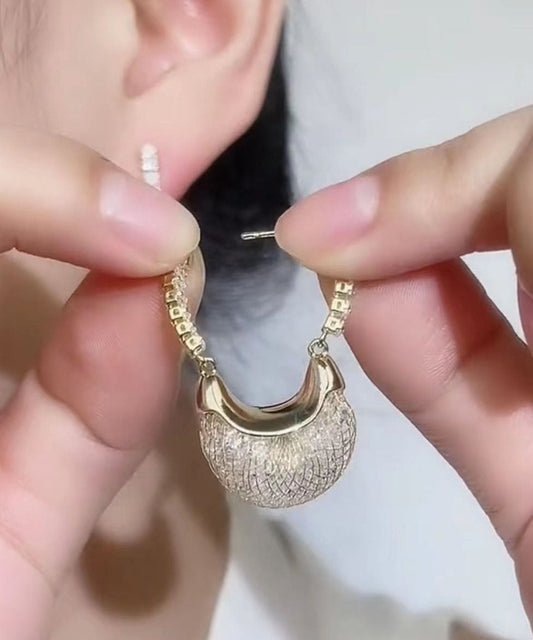 Elegantes pendientes de aro con cristales de tul blanco en plata de ley.