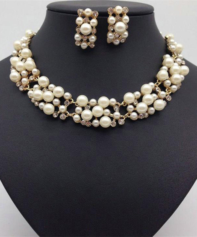 Conjunto de collar y pendientes con perlas de circonita blanca y elegante joyería para mujer