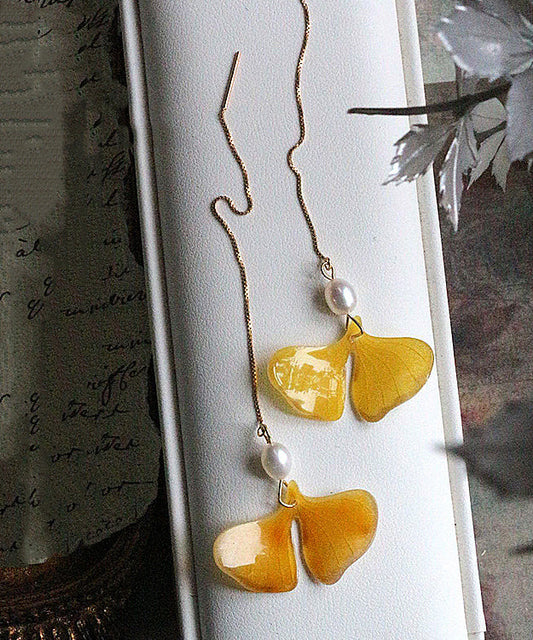 Elegantes aretes colgantes con borlas de hojas de ginkgo y perlas de oro amarillo de 14 quilates