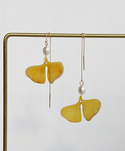 Elegantes aretes colgantes con borlas de hojas de ginkgo y perlas de oro amarillo de 14 quilates