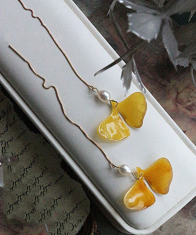 Elegantes aretes colgantes con borlas de hojas de ginkgo y perlas de oro amarillo de 14 quilates