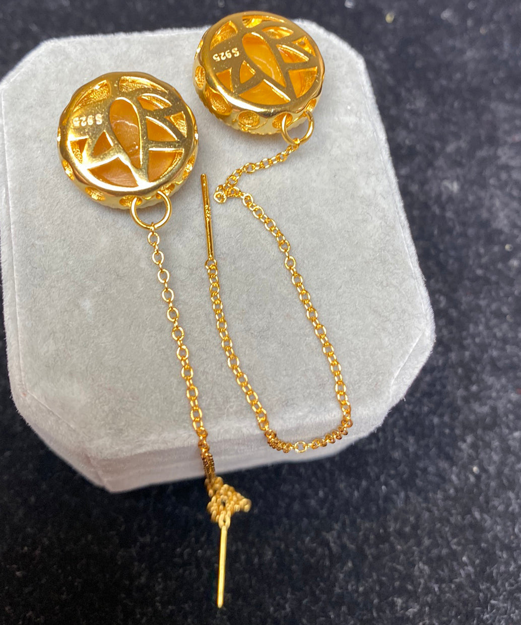 Stilvolle gelbe Sterling Silber Intarsien Blume Bienenwachs Tropfen Ohrringe