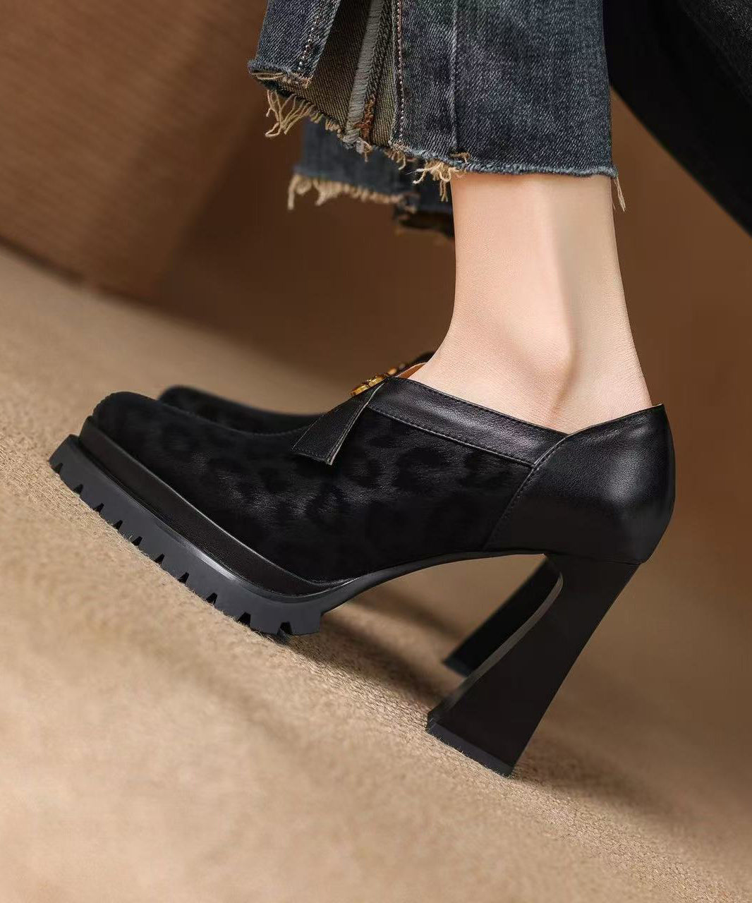 Stylish Zippered Splicing Chunky High Heels Brown Suede
