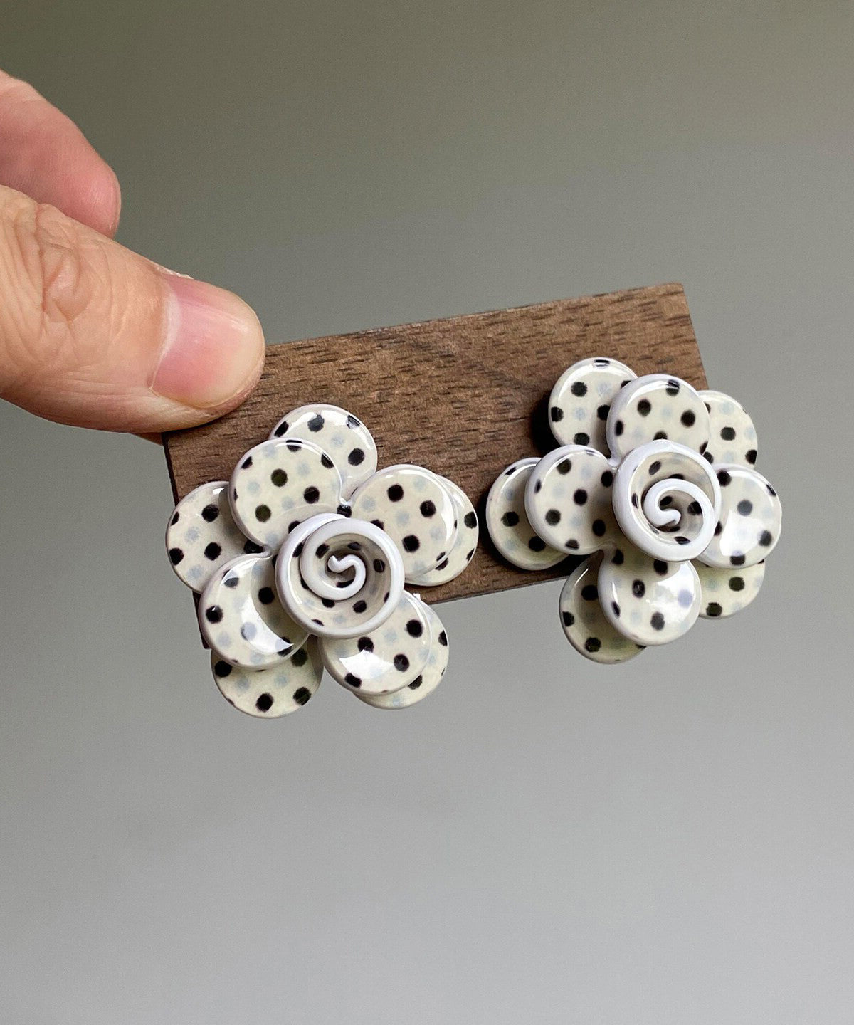 Unique Acrylic Dot Floral Stud Earrings