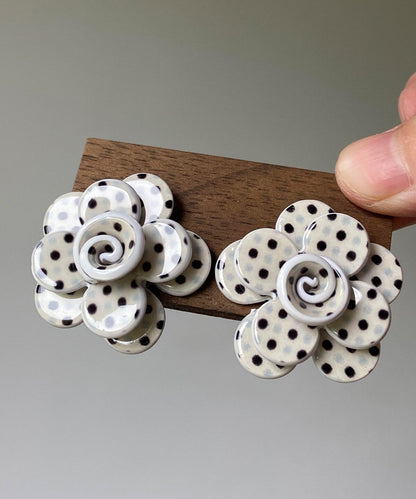 Unique Acrylic Dot Floral Stud Earrings