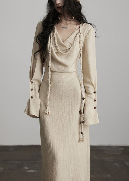 Einzigartiges beigefarbenes Maxikleid aus Baumwolle mit Knopfleiste und Schnürung für den Frühling