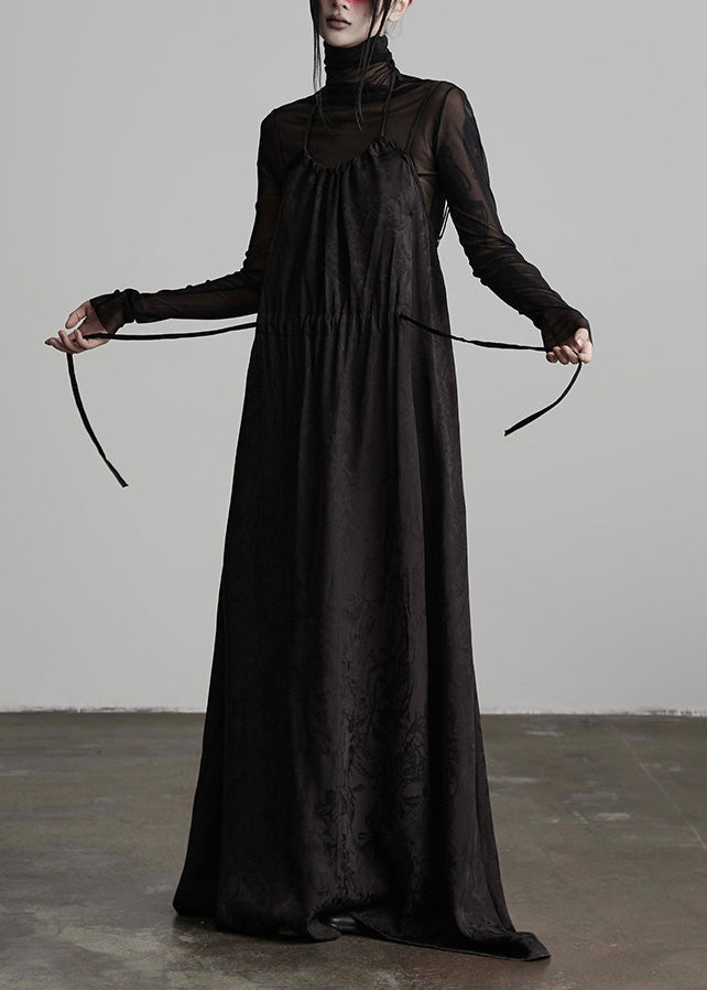 Einzigartiges schwarzes besticktes Seidenkleid mit Spaghettiträgern und Schnürung für den Frühling