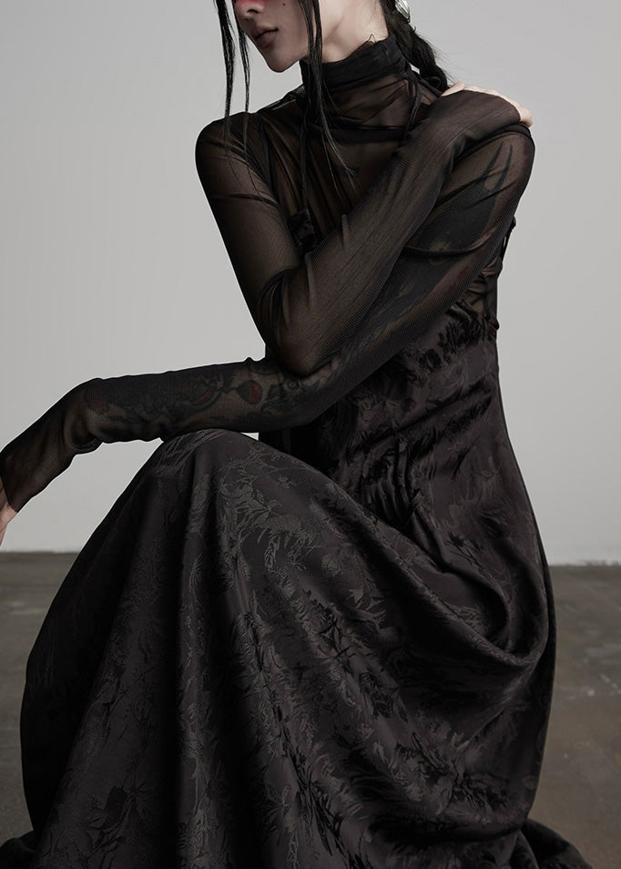 Einzigartiges schwarzes besticktes Seidenkleid mit Spaghettiträgern und Schnürung für den Frühling