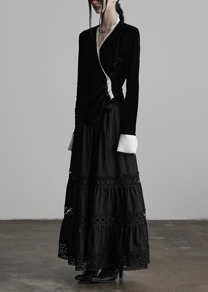 Einzigartiges schwarzes Patchwork-Top aus Seidenvelours mit V-Ausschnitt für den Frühling