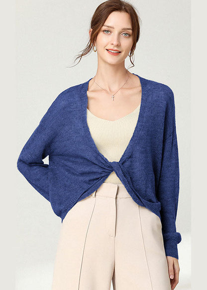 Einzigartiges blaues Langarm-Stricktop für den Herbst