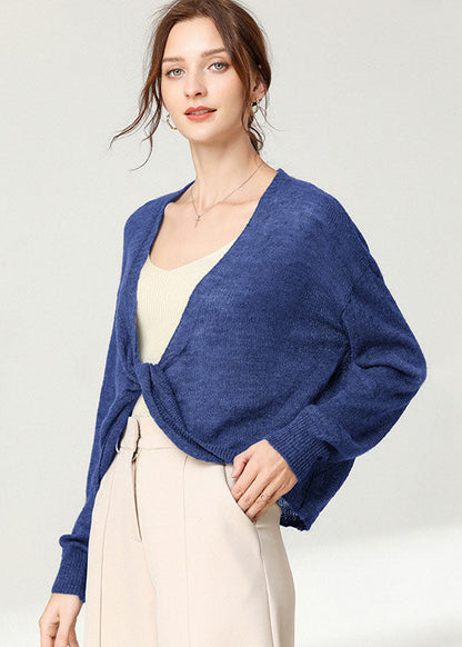 Einzigartiges blaues Langarm-Stricktop für den Herbst