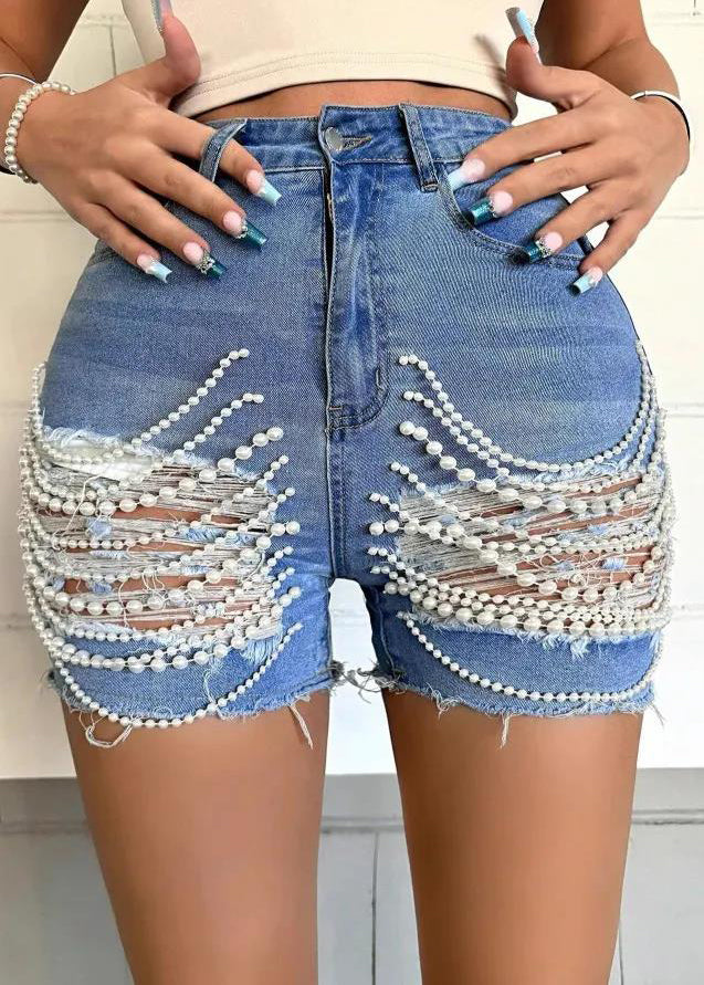 Einzigartige blaue Patchwork-Jeansshorts mit Perlenquasten und Rissen für den Sommer