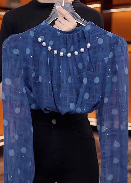 Camisas únicas de gasa con cuello alto azul y cuentas de uñas para primavera