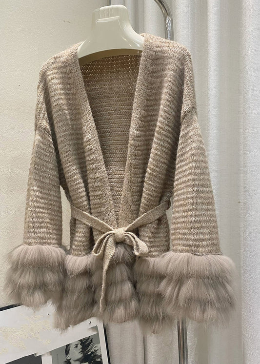 Einzigartige kaffeefarbene V-Ausschnitt-Strickjacken aus Baumwolle mit Fuchs-Patchwork-Muster für den Frühling